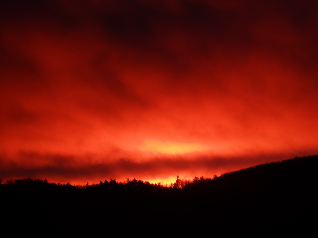 Sunrise over the north end of Linville Gorge.  (Photo: Nicholas Massey)