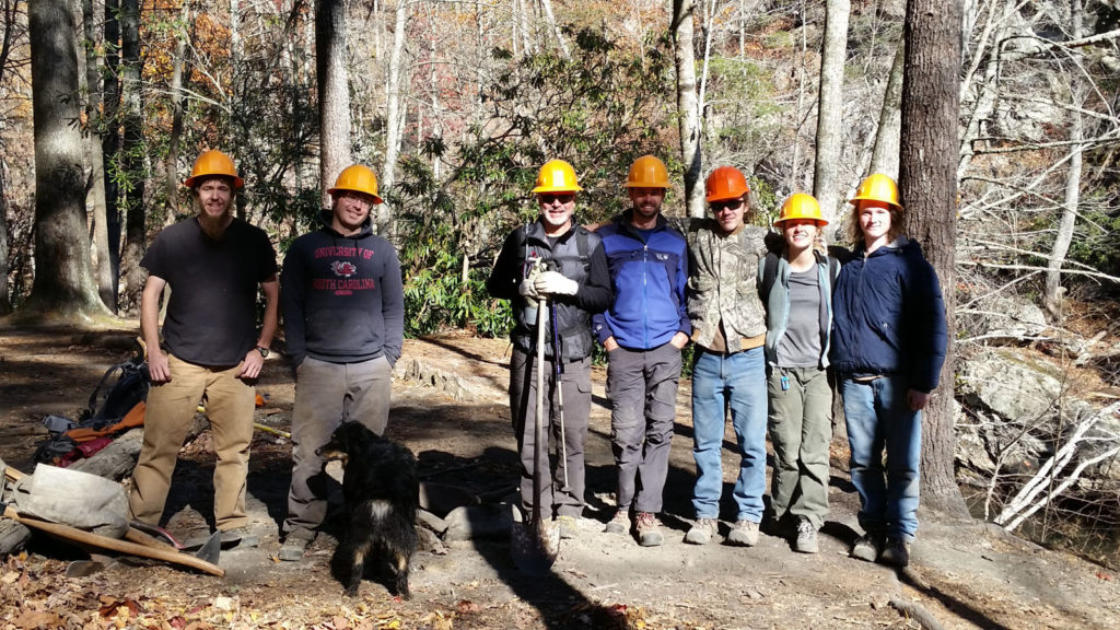 Group photo on the Linville Gorge Trail (Photo: Kevin Massey)